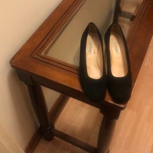 Women preowned Black Shoes
